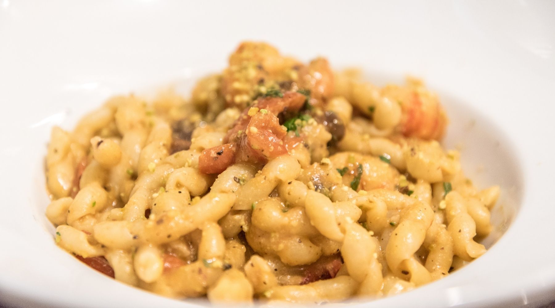 Busiate con Gamberi e Pesto di Pistacchi di Bronte DOP | Bottega 27